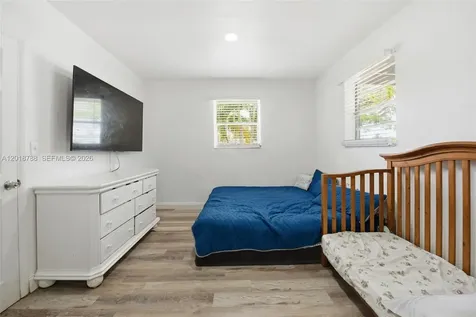 4621 SW 31st Drive West Park FL 33023