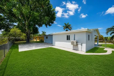 1530 NW 47th Avenue Lauderhill FL 33313