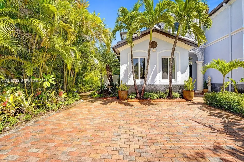 18093 NW 87th Place Hialeah FL 33018