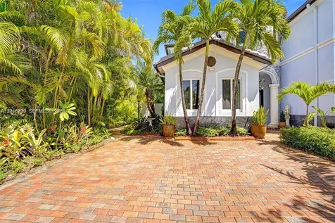 18093 NW 87th Place Hialeah FL 33018