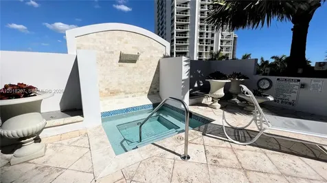 19400 Turnberry Way Aventura FL 33180