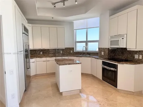 808 Brickell Key Drive Miami FL 33131