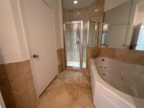 808 Brickell Key Drive Miami FL 33131