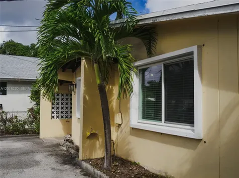 149 NW 17th Place Miami FL 33125