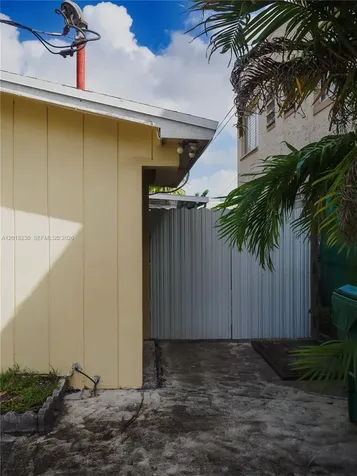 149 NW 17th Place Miami FL 33125