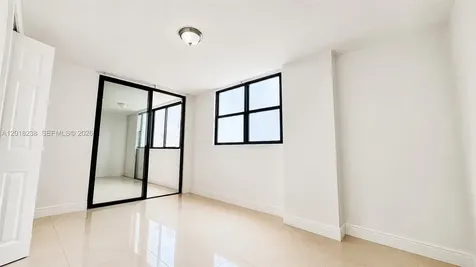 1621 Collins Avenue Miami Beach FL 33139