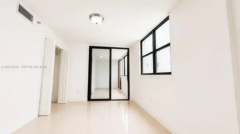 1621 Collins Avenue Miami Beach FL 33139