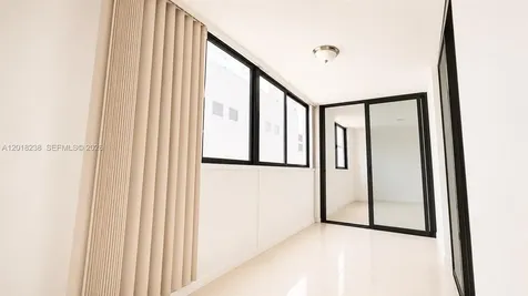 1621 Collins Avenue Miami Beach FL 33139