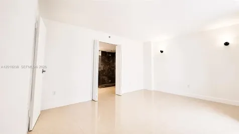1621 Collins Avenue Miami Beach FL 33139