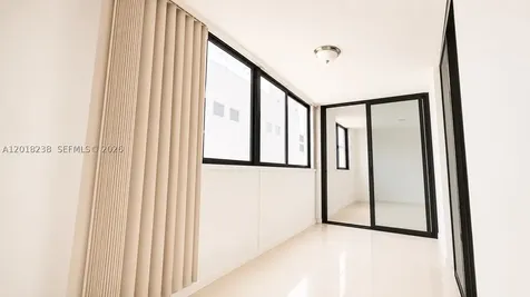 1621 Collins Avenue Miami Beach FL 33139