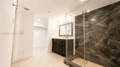 1621 Collins Avenue Miami Beach FL 33139