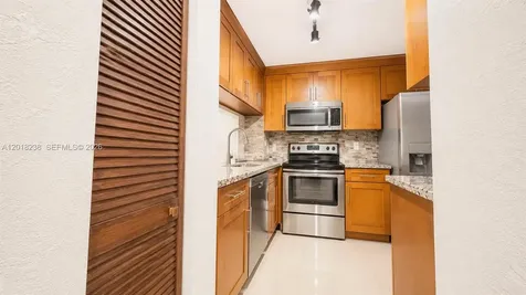 1621 Collins Avenue Miami Beach FL 33139