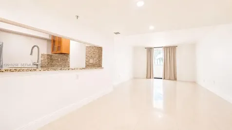 1621 Collins Avenue Miami Beach FL 33139