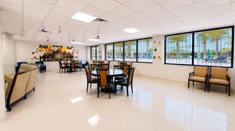 1621 Collins Avenue Miami Beach FL 33139