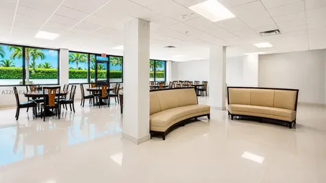 1621 Collins Avenue Miami Beach FL 33139