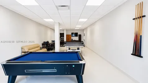 1621 Collins Avenue Miami Beach FL 33139