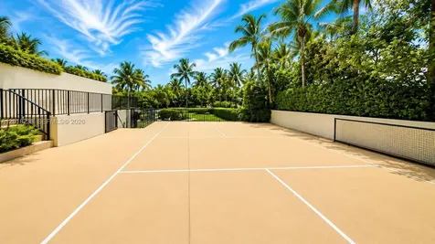 1621 Collins Avenue Miami Beach FL 33139