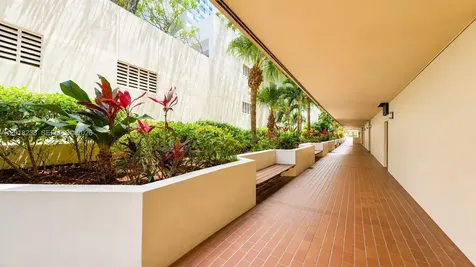 1621 Collins Avenue Miami Beach FL 33139