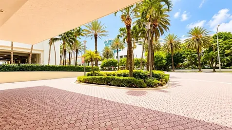 1621 Collins Avenue Miami Beach FL 33139
