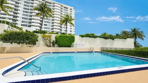 1621 Collins Avenue Miami Beach FL 33139