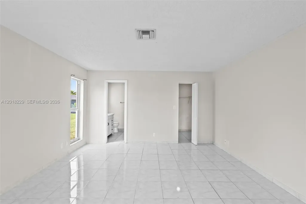 3165 NW 116 Avenue Coral Springs FL 33065