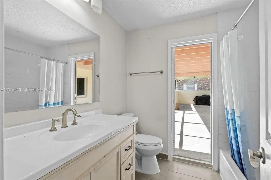 3165 NW 116 Avenue Coral Springs FL 33065