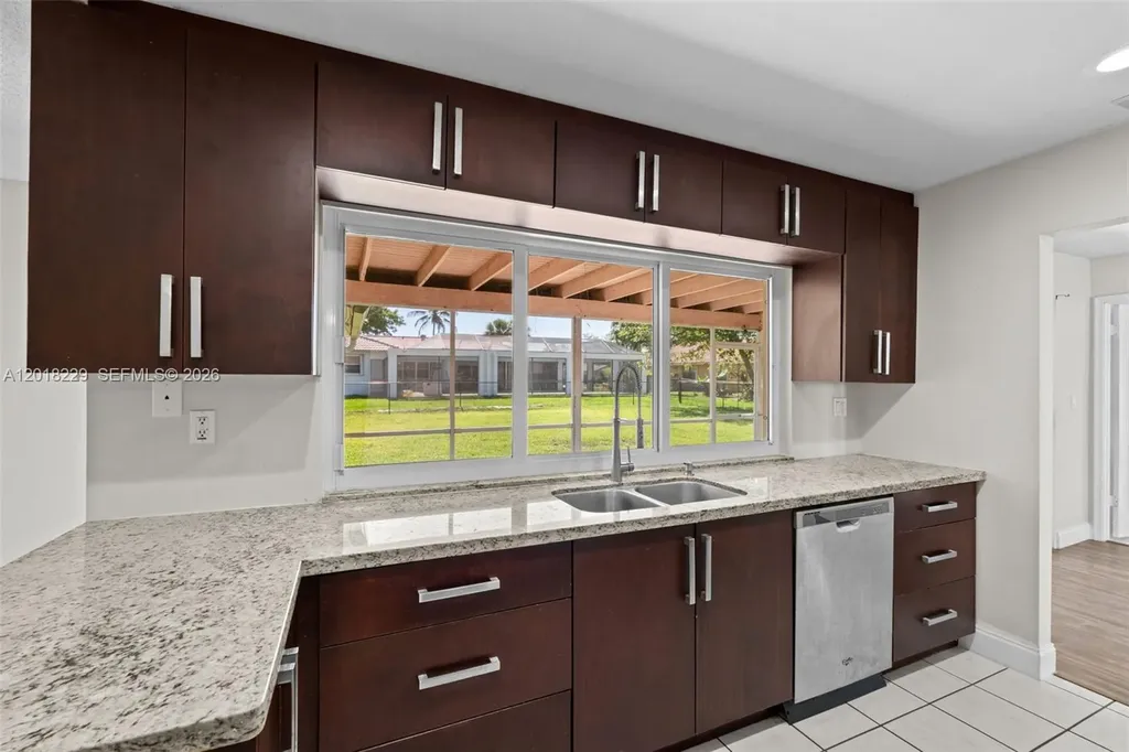3165 NW 116 Avenue Coral Springs FL 33065