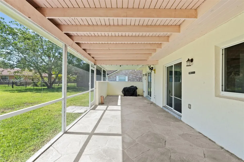 3165 NW 116 Avenue Coral Springs FL 33065