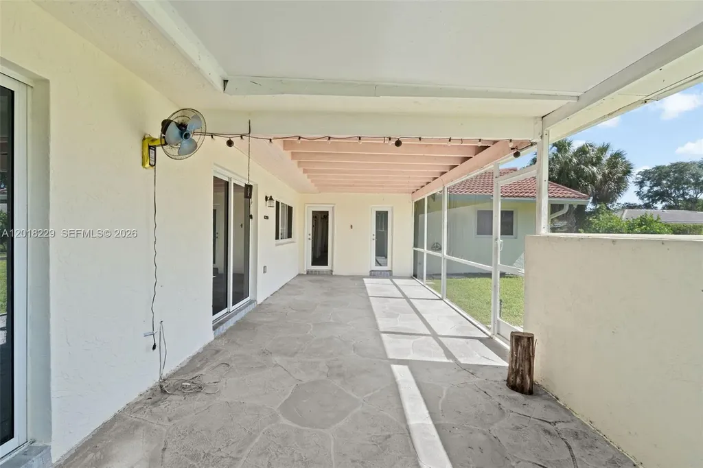3165 NW 116 Avenue Coral Springs FL 33065