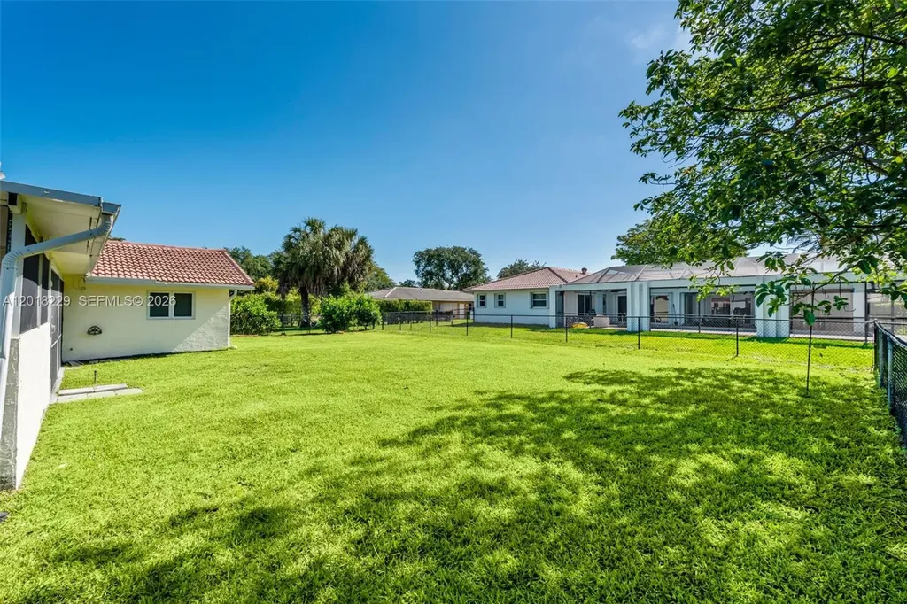3165 NW 116 Avenue Coral Springs FL 33065