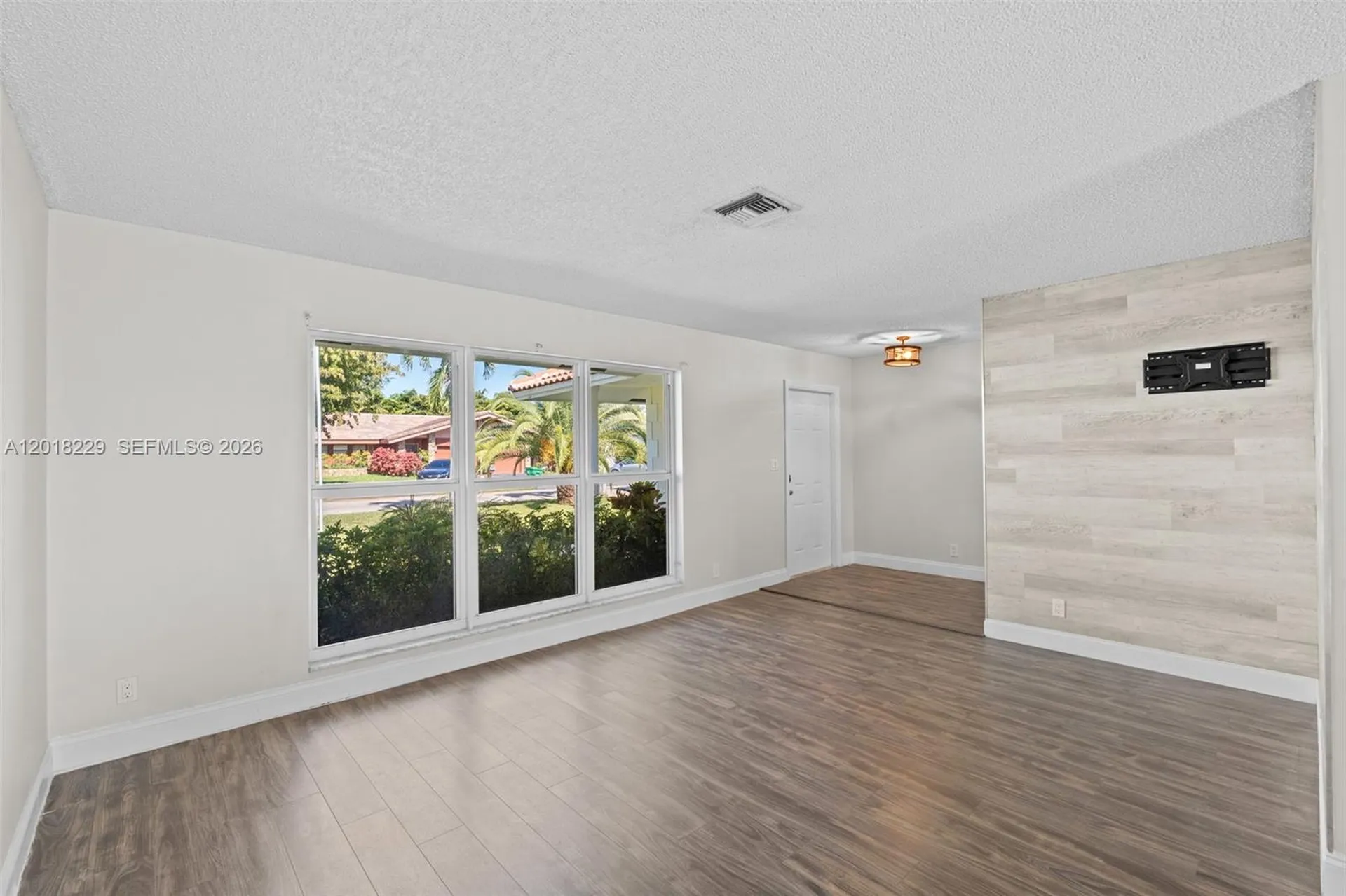 3165 NW 116 Avenue Coral Springs FL 33065