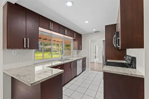 3165 NW 116 Avenue Coral Springs FL 33065