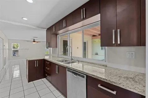 3165 NW 116 Avenue Coral Springs FL 33065