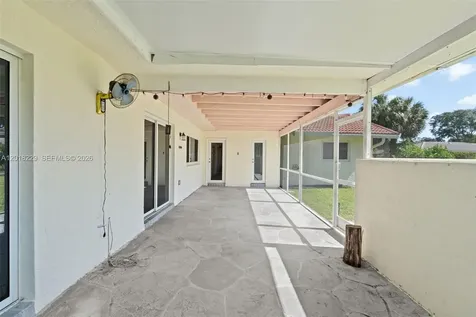 3165 NW 116 Avenue Coral Springs FL 33065