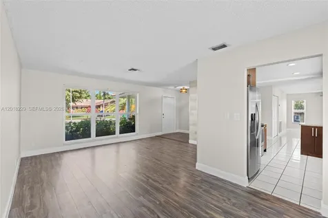 3165 NW 116 Avenue Coral Springs FL 33065