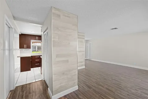 3165 NW 116 Avenue Coral Springs FL 33065