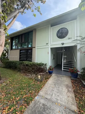 761 NE 199th Street Miami FL 33179