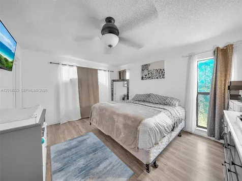 1027 SW 49th Terrace Margate FL 33068