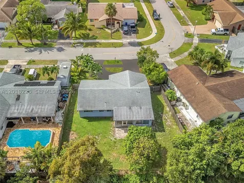 1027 SW 49th Terrace Margate FL 33068