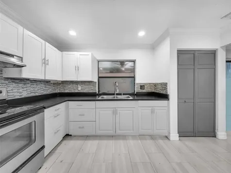 1027 SW 49th Terrace Margate FL 33068