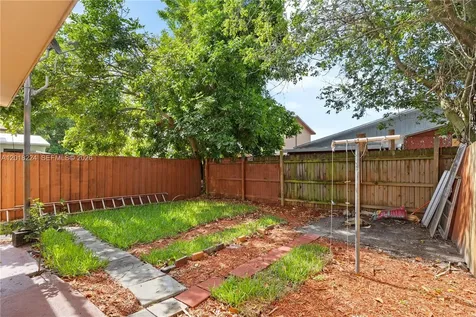 7958 SW 6th Street North Lauderdale FL 33068