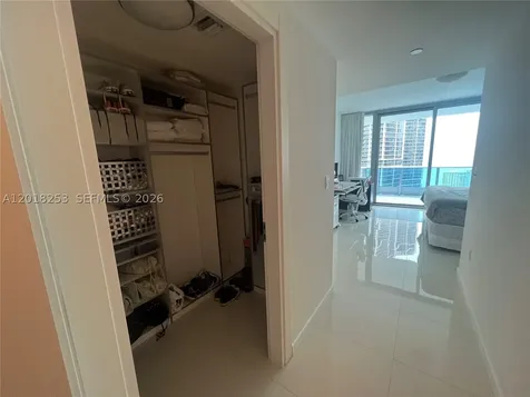 200 Biscayne Boulevard Way Miami FL 33131