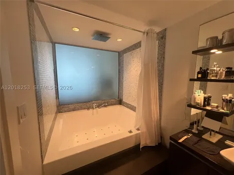 200 Biscayne Boulevard Way Miami FL 33131