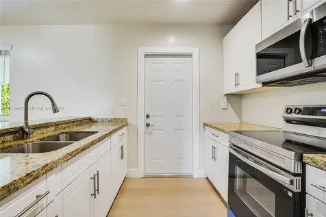 532 SW 79th Avenue Miami FL 33144