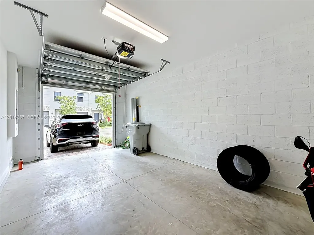 939 NW 3rd Terrace Pompano Beach FL 33060