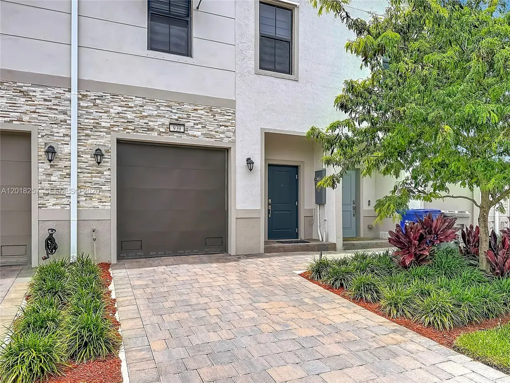 939 NW 3rd Terrace Pompano Beach FL 33060