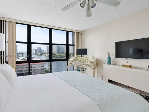 2017 S Ocean Drive Hallandale Beach FL 33009