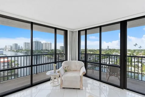 2017 S Ocean Drive Hallandale Beach FL 33009