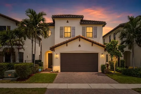 3323 W 96th Place Hialeah FL 33018