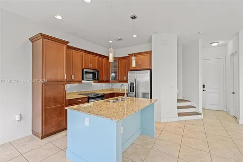 3323 W 96th Place Hialeah FL 33018
